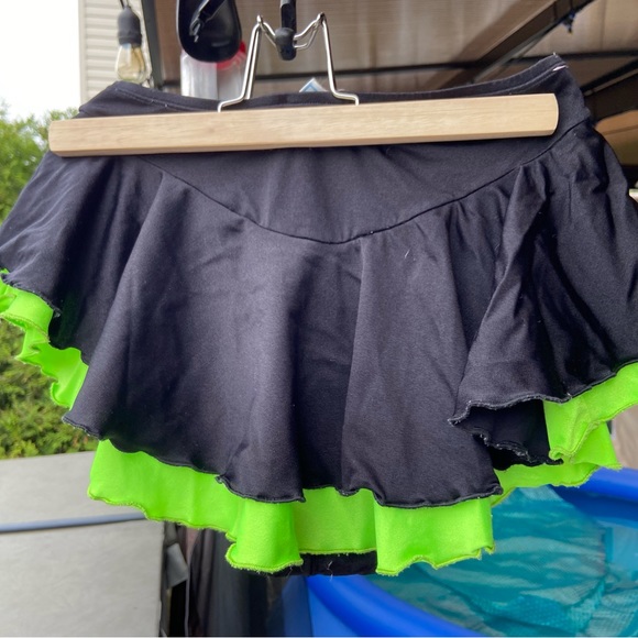 Figure Skating skirt - black and green neon - Size S junior - Picture 6 of 8